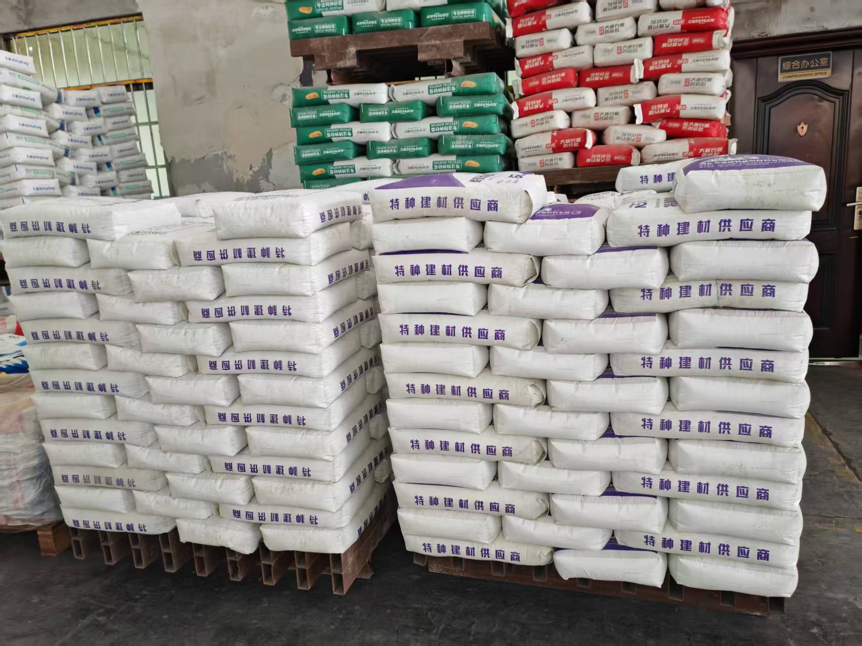 饶河拱顶带模注浆料